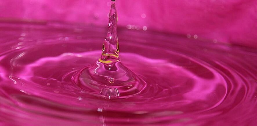 potassium permanganate for treating foot fungus